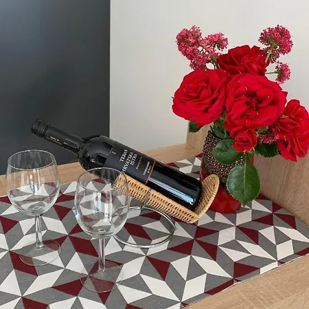 Lota * 科斯特雷纳